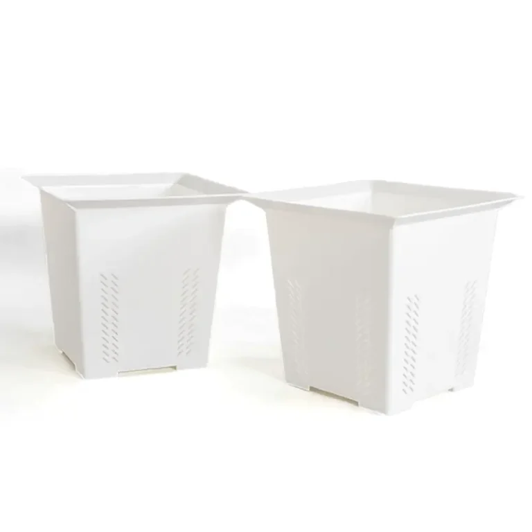 15cm diameter, 18cm height resin planter designed to keep roots healthy